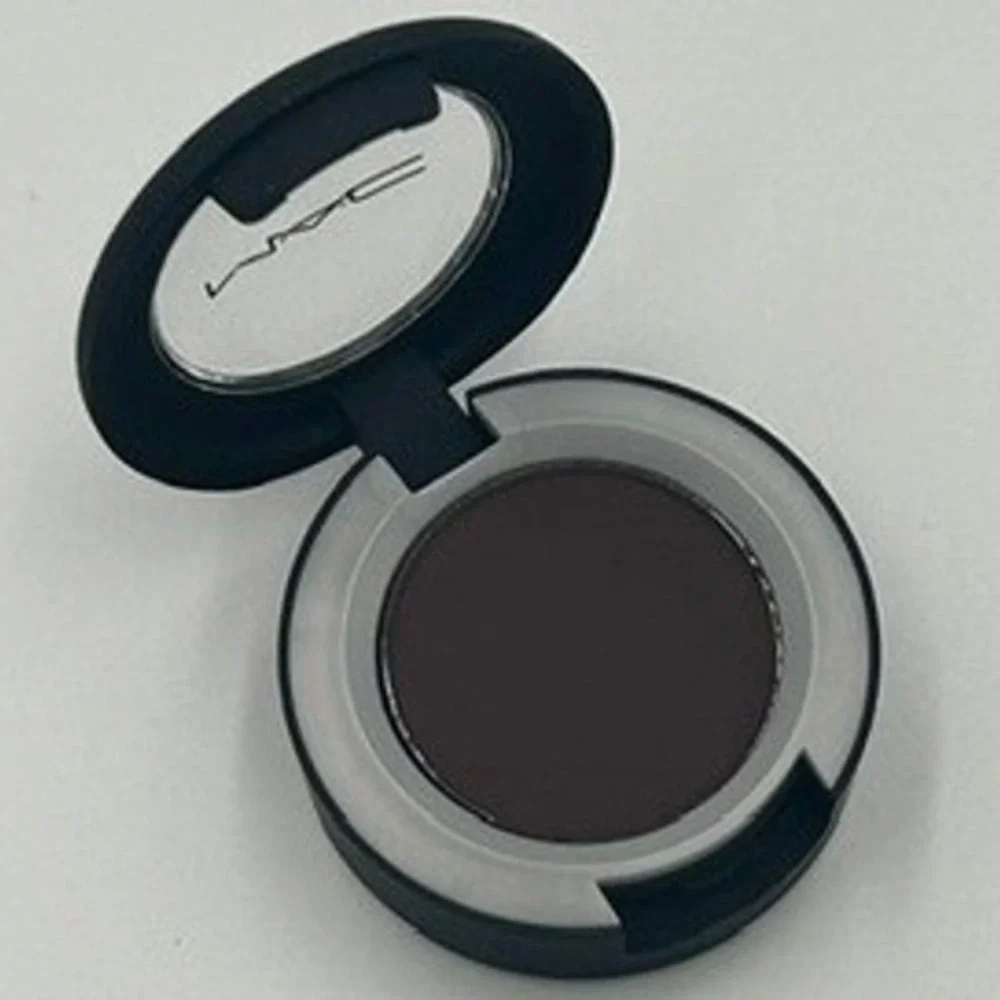 MAC Powder Kiss Soft Matte Eye Shadow - Give A Glam 0.05 oz
